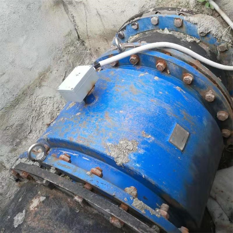 室外、井下污水測(cè)量電磁流量計(jì)安裝現(xiàn)場(chǎng)